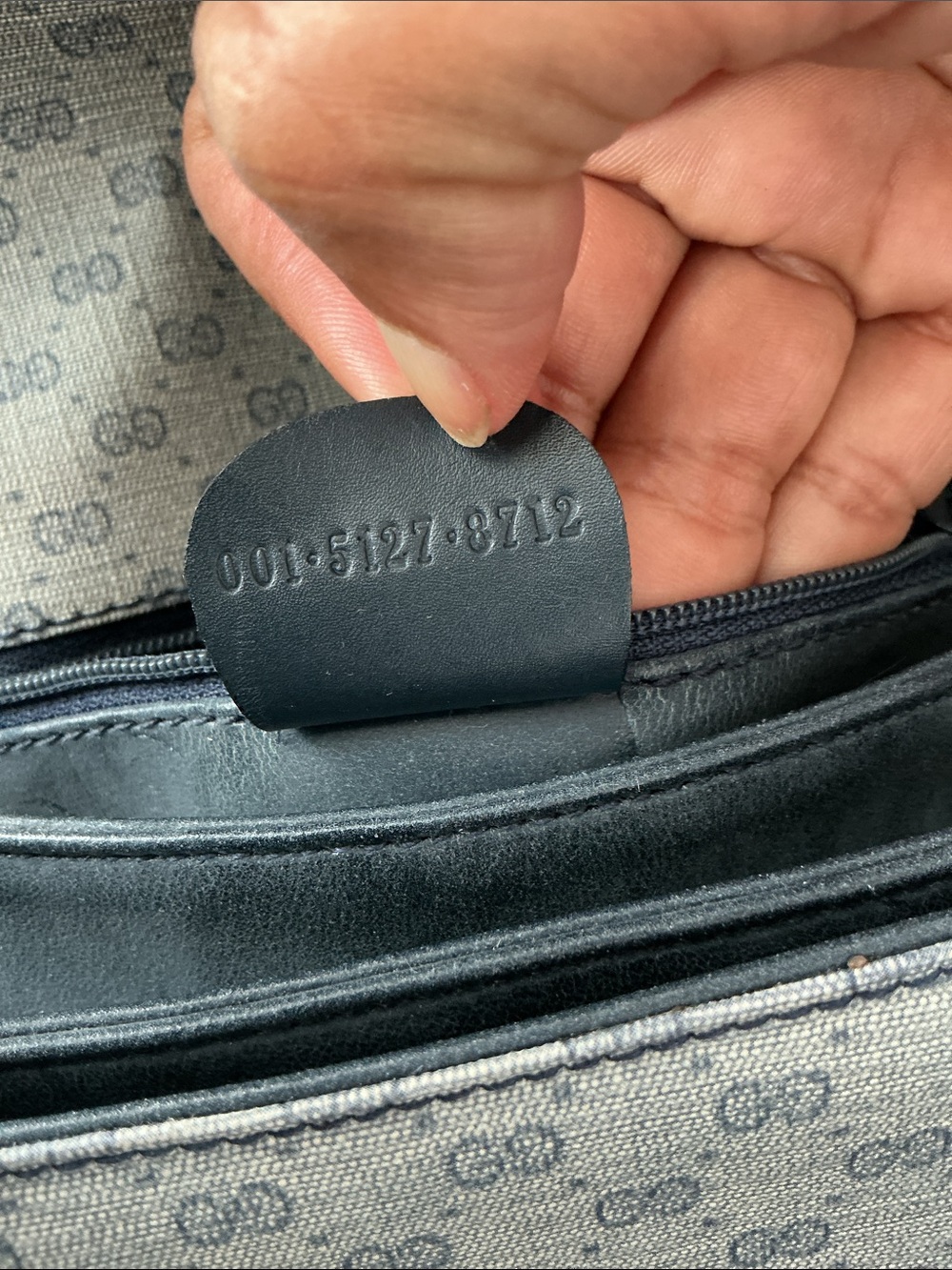 GUCCI Classic Monogram Crossbody Bag in Light Gray and Black - Picture 16 of 16